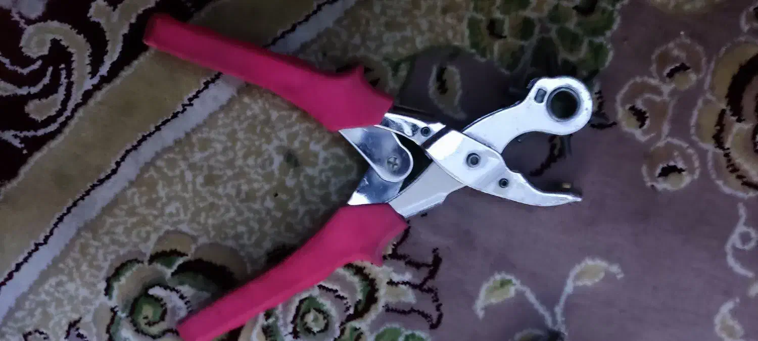 سوراخ کمر بندی|کیف، کفش، کمربند|ری, دولتآباد|دیوار