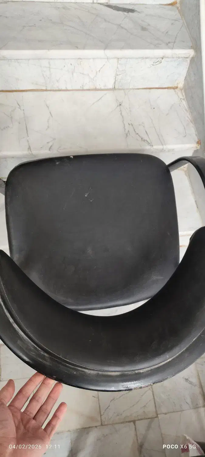 صندلی انتظار|آرایشگاه و سالن‌های زیبایی|کرمانشاه, |دیوار