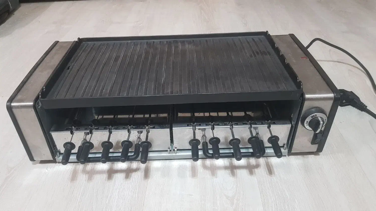 گریل باربکیو مینیمال برقی هاردستون با جوجه گردان|اجاق گاز و لوازم برقی پخت‌وپز|کرج, حصار|دیوار