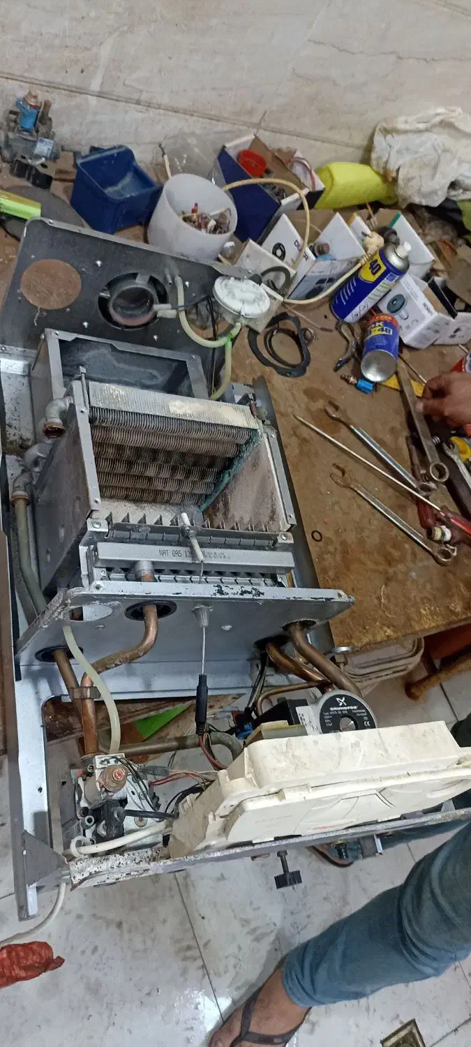 تعمیرات تخصصی انواع پکیج و اسپیلت و کولر گازی|خدمات پیشه و مهارت|فولادشهر, C4|دیوار