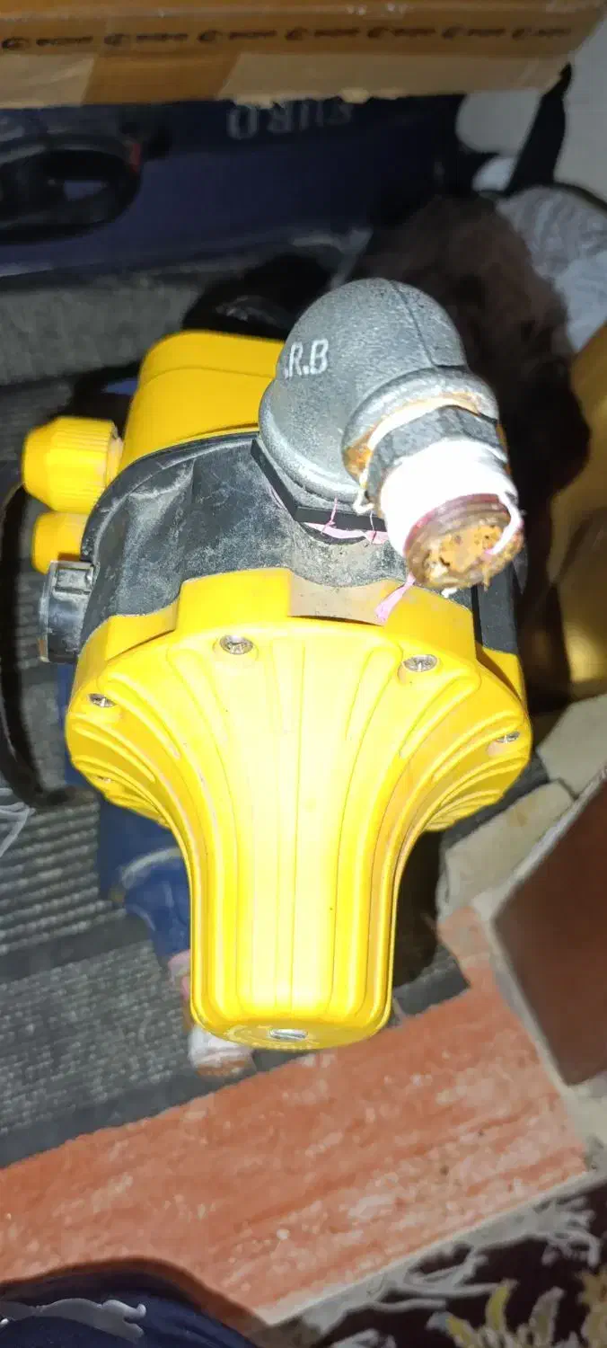 ، ماشین لباسشویی دوقلو ، پمپ و دینام، میز تلویزیون|ماشین لباسشویی و خشک‌کن لباس|سراوان, |دیوار