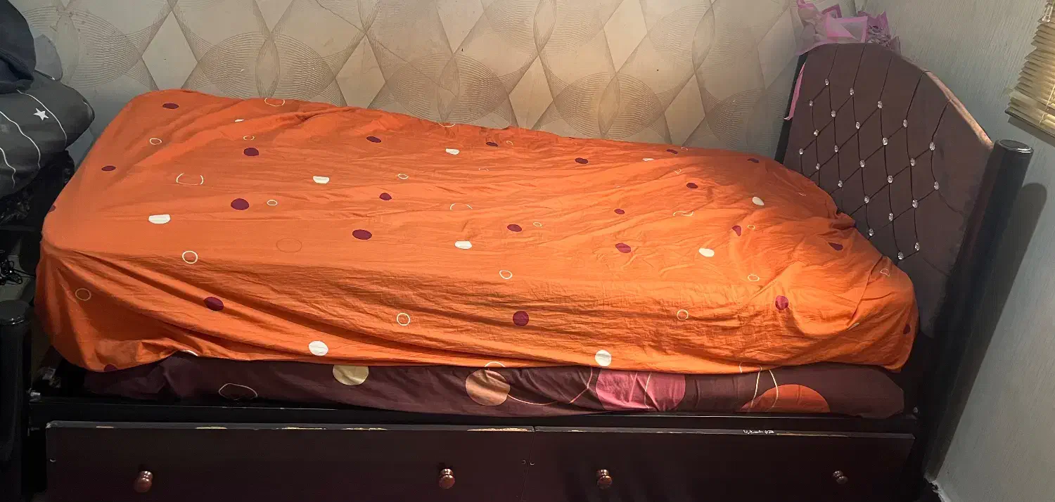 تخت یک نفره به همراه تشک|تخت و سرویس خواب|ساری, |دیوار