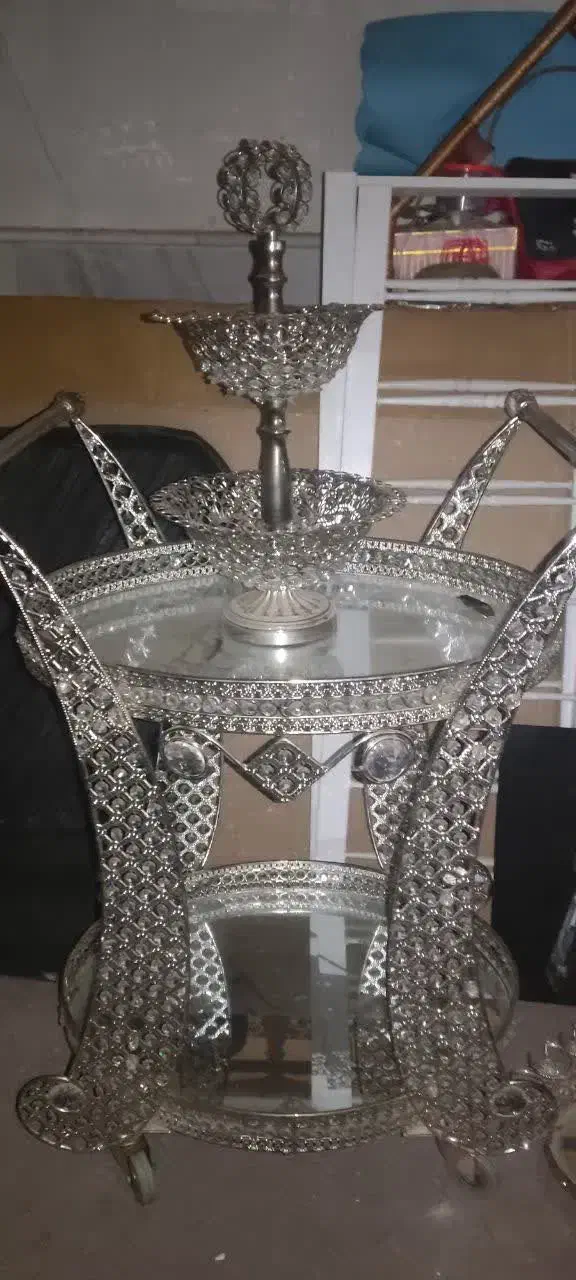 میزبارنقره ای|بوفه، ویترین، کنسول|قم, باغ کرباسی|دیوار