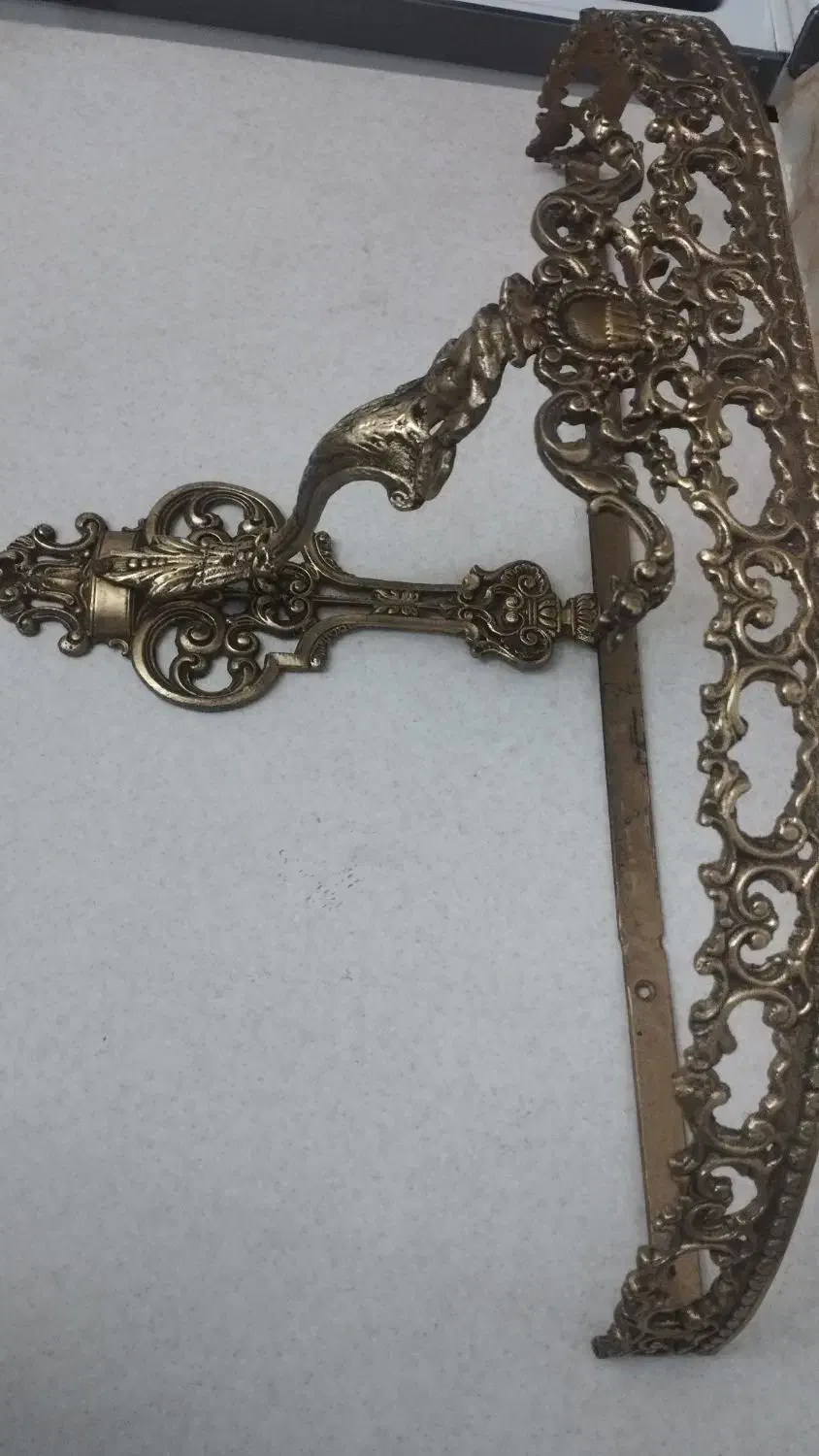 کنسول دیواری برنجی|بوفه، ویترین، کنسول|نسیم‌شهر, |دیوار