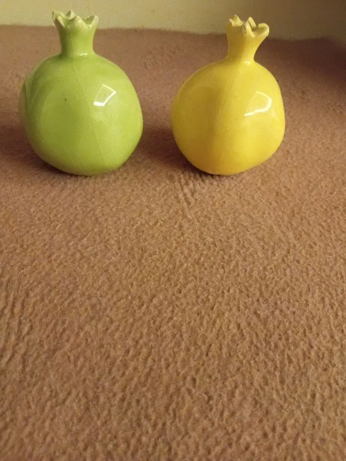 فروش دوعدد مجسمه انار سبز زرد|مجسمه، تندیس، ماکت|فولادشهر, فولادشهر|دیوار