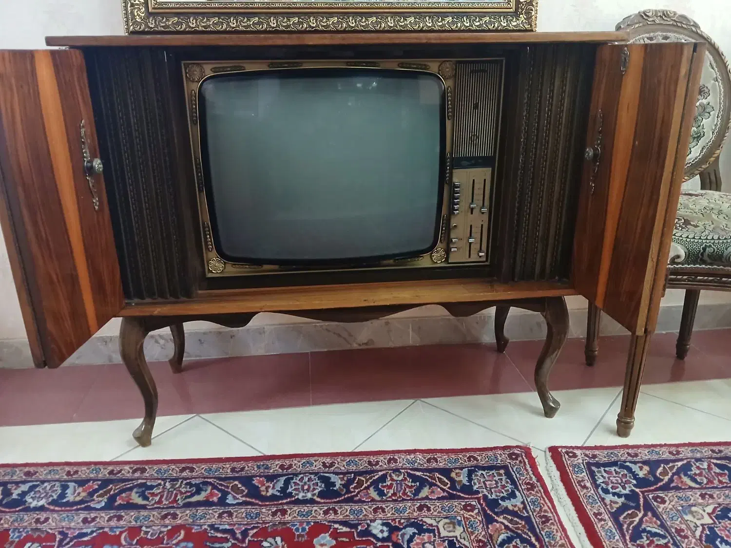 تلویزیون قدیمی کلکسیونی ، عتیقه|تلویزیون و پروژکتور|کرج, اتحاد|دیوار