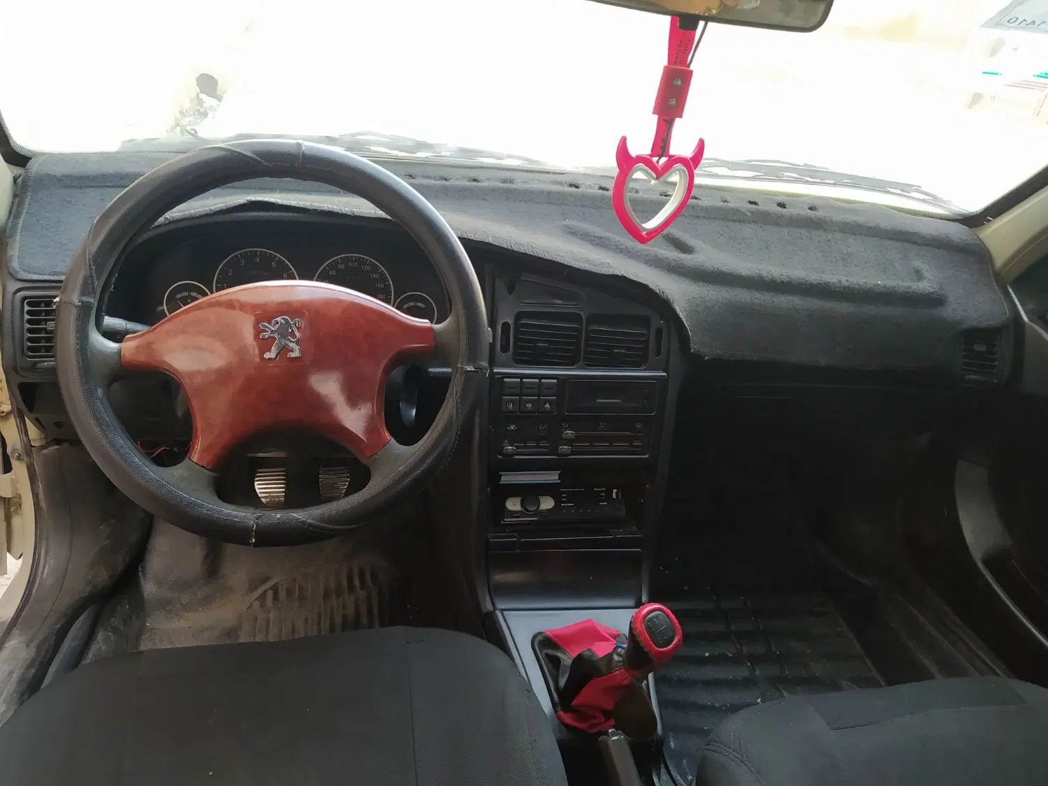 پژو ۸۳|خودرو سواری و وانت|نهاوند, |دیوار
