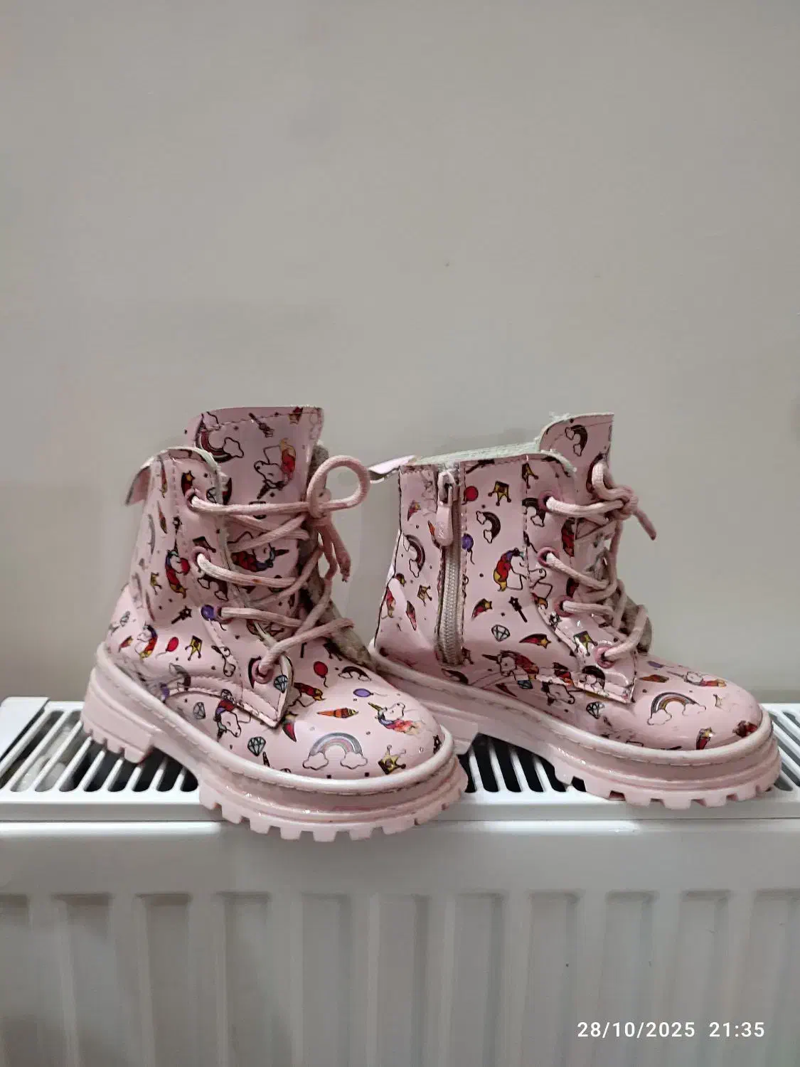 کفش بچگانه سایز ۲۸|کفش و لباس بچه|اهر, |دیوار