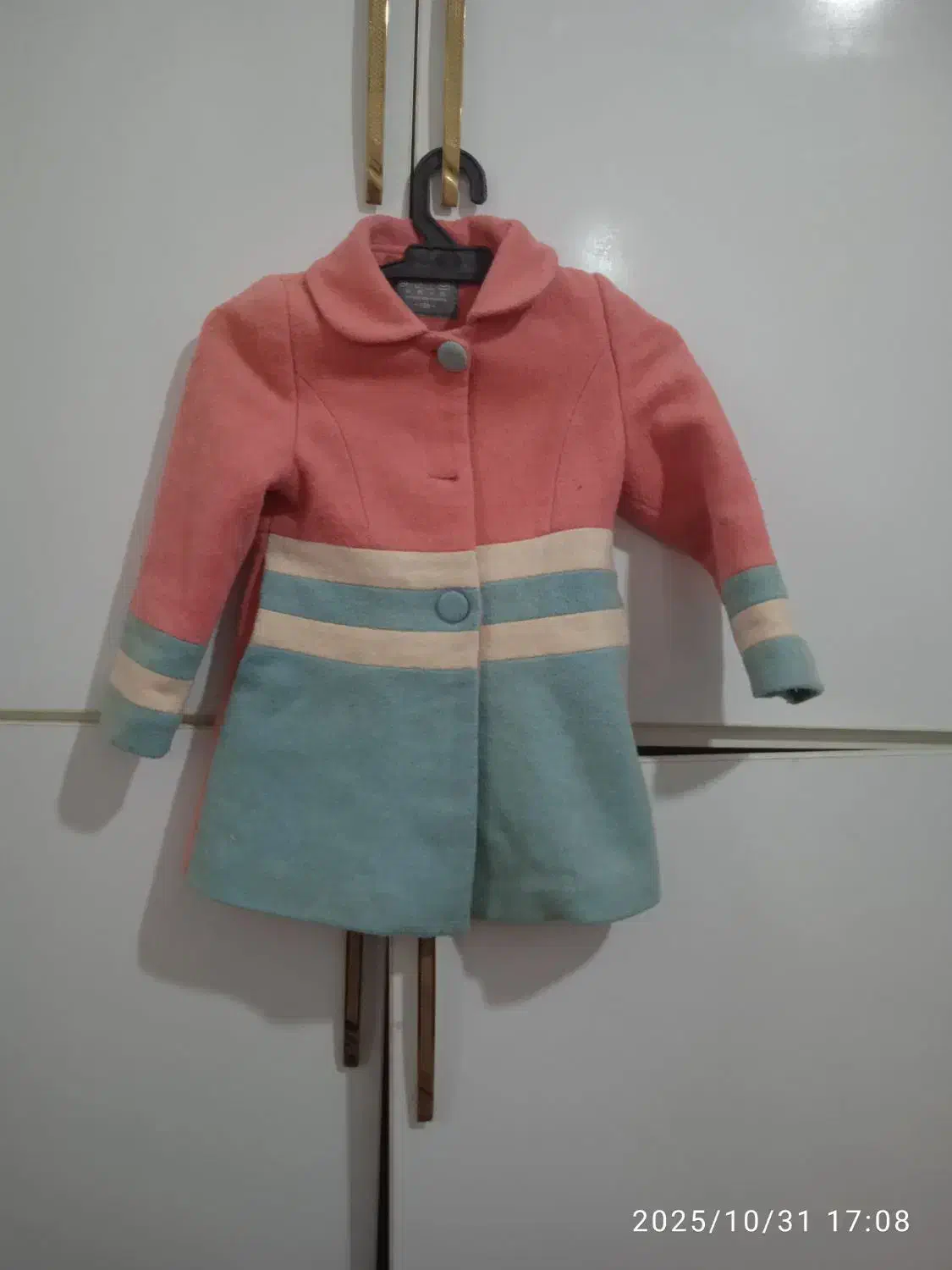 تعدادی لباس دخترانه و مانتو شلوار مدرسه پویا|لباس|یاسوج, |دیوار