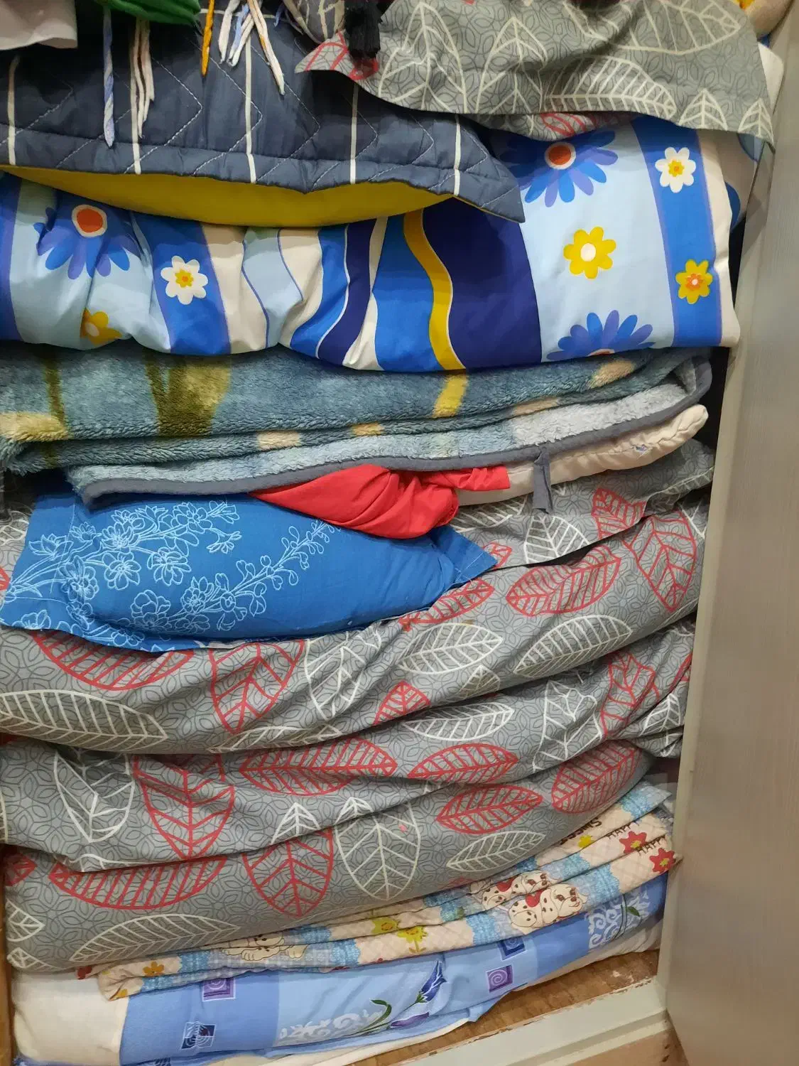 چند دست رختخواب هنوز شسته نشده چون استفاده نشده|رختخواب، بالش، پتو|تهران, جوادیه|دیوار