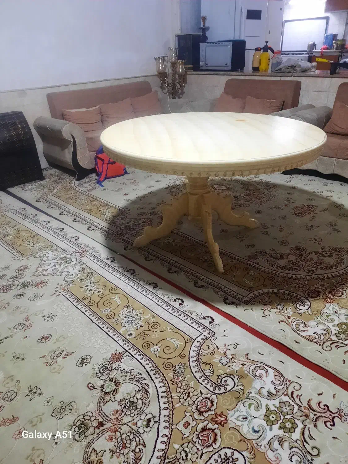 میز|میز و صندلی غذاخوری|نیشابور, سرآب کوشک|دیوار