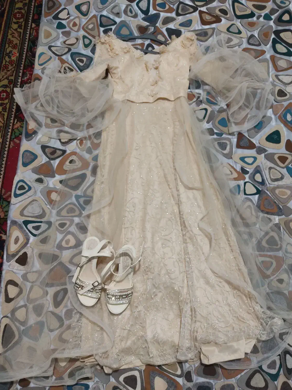 لباس مجلسی|لباس|شیراز, منطقه هوایی شهید دوران|دیوار