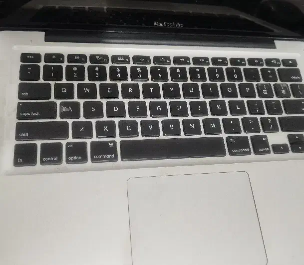 مکبوک پرو تمیز و سالم - مناسب برای کارهای روزمره|رایانه همراه|اصفهان, بهارستان|دیوار