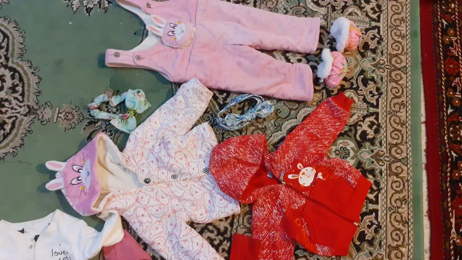 تعدادی لباس نوزادی تا۵ماه.کاپشن بیلر دامن|لباس|اندیشه, اندیشه فاز ۳|دیوار