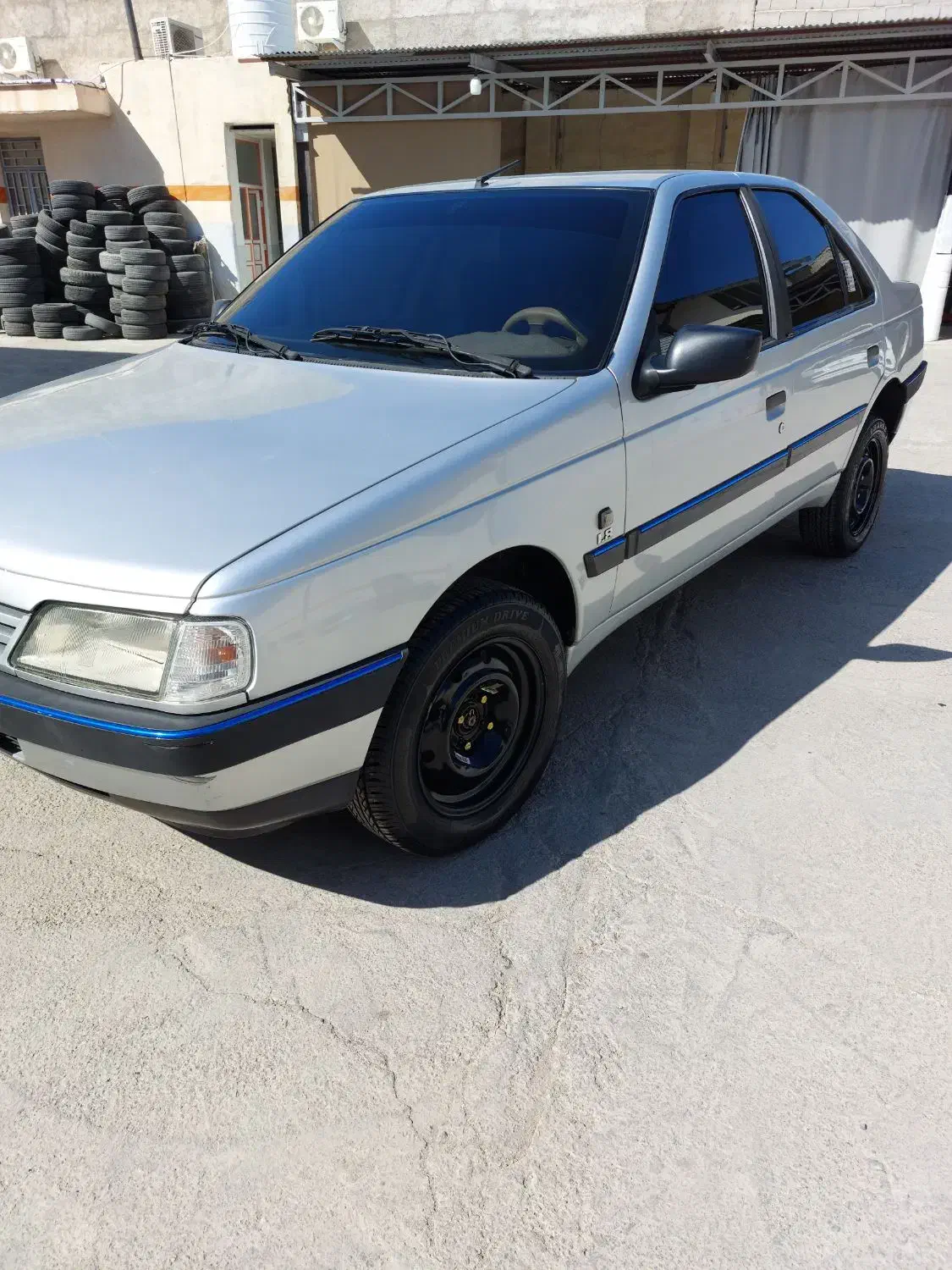 ماشین ۴۰۵ نقره ای|خودرو سواری و وانت|گراش, |دیوار