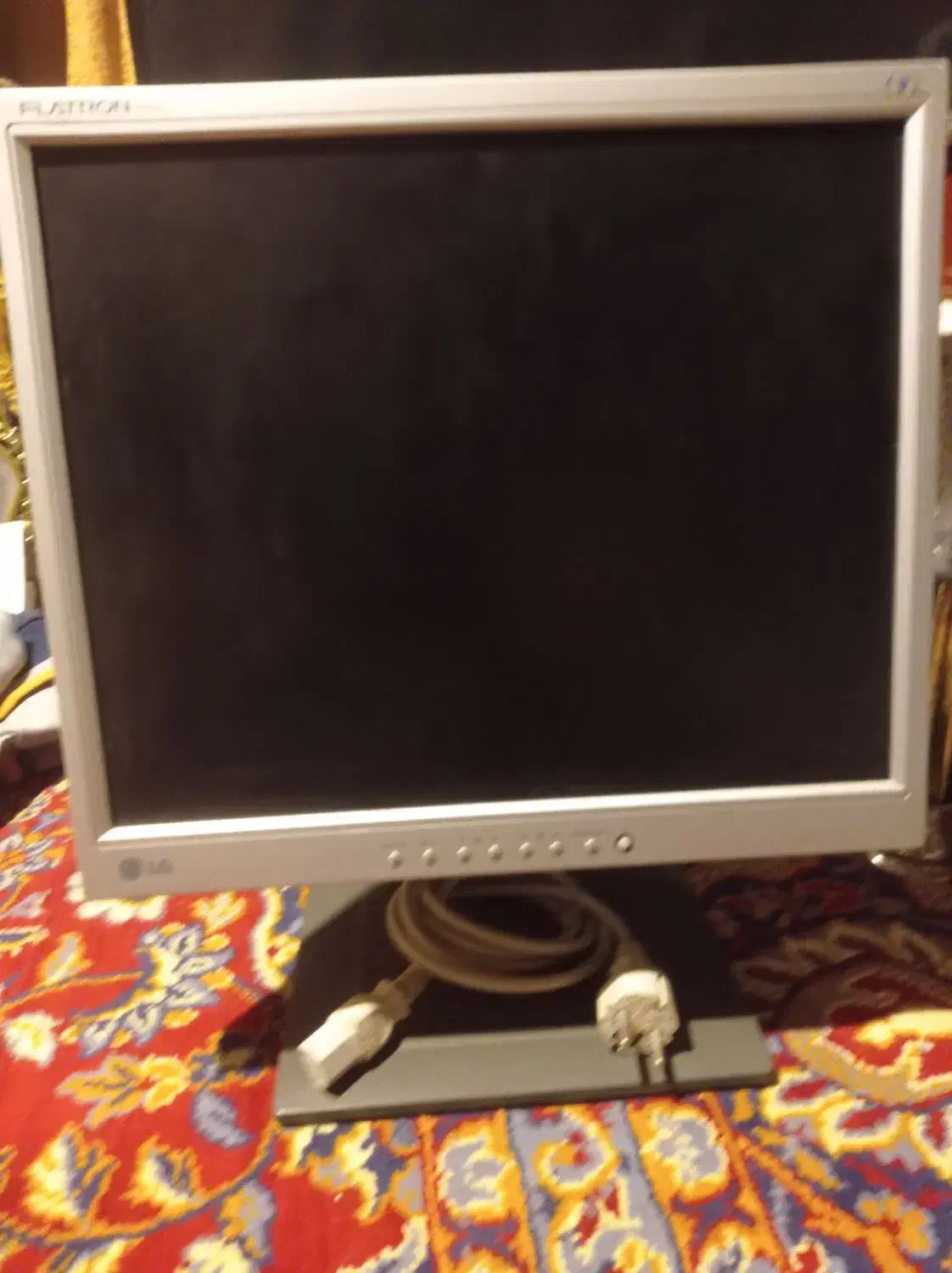 دو عدد مانیتور خراب برای فروش|قطعات و لوازم جانبی رایانه|رشت, حومه رشت|دیوار