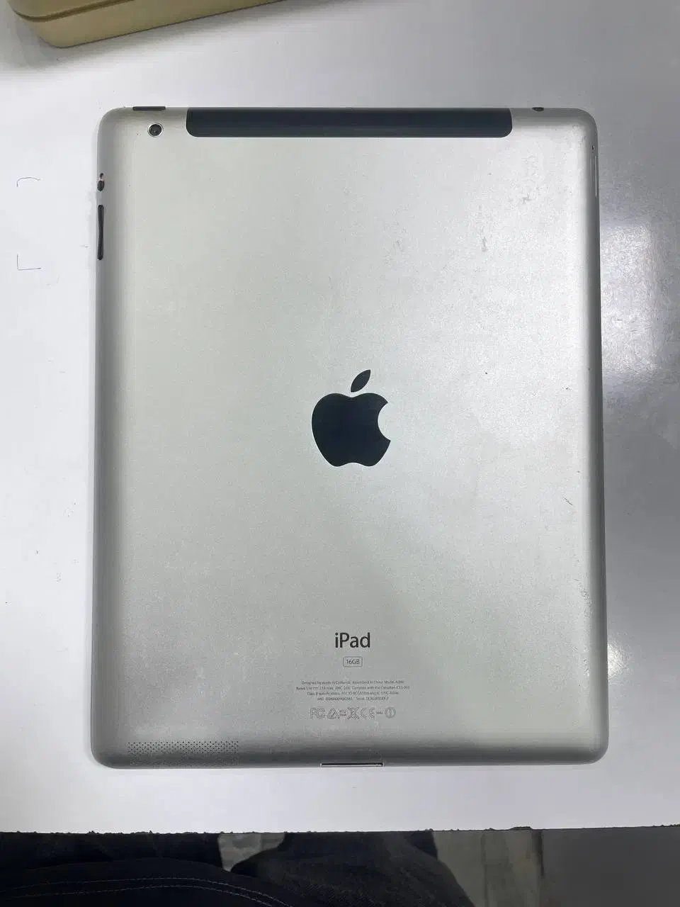 ipad 2 3g|تبلت|قم, چهل درخت‎|دیوار
