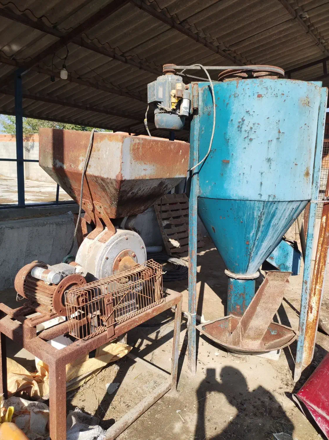 مخلوط کن و میکسر خوراک دام تک فاز اصل ژاپن|ماشین‌آلات صنعتی|کردکوی, |دیوار