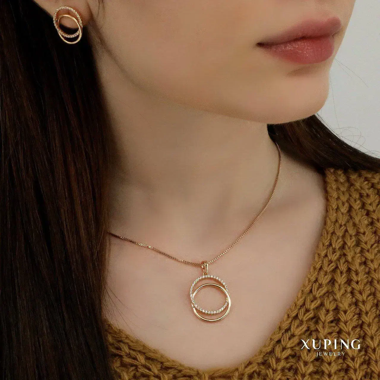 با طلا مو نمیزنه. فروش حضوری هم داریم|زیورآلات و اکسسوری|یزد, |دیوار