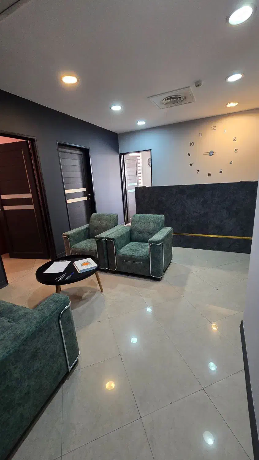 استخدام طراح سایت حضوری|استخدام رایانه و فناوری اطلاعات|شهریار, شهرک وائین|دیوار