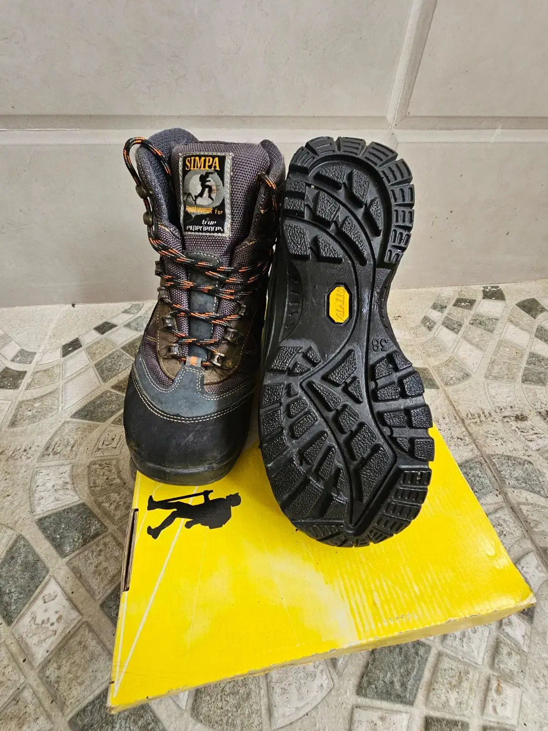 کفش کوهنوردی سیمپا سایز ۳۸|کوهنوردی و کمپینگ|لنگرود, |دیوار