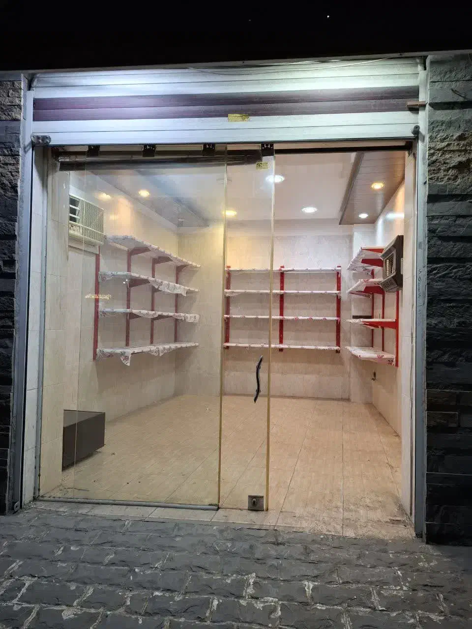 ۲۰ متر مغازه در رینگ داخلی|اجارهٔ مغازه و غرفه|قائمشهر, |دیوار