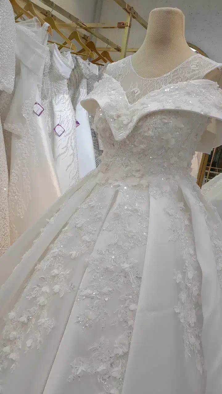 لباس عروس خیلی شیک|لباس|قم, نخودی|دیوار