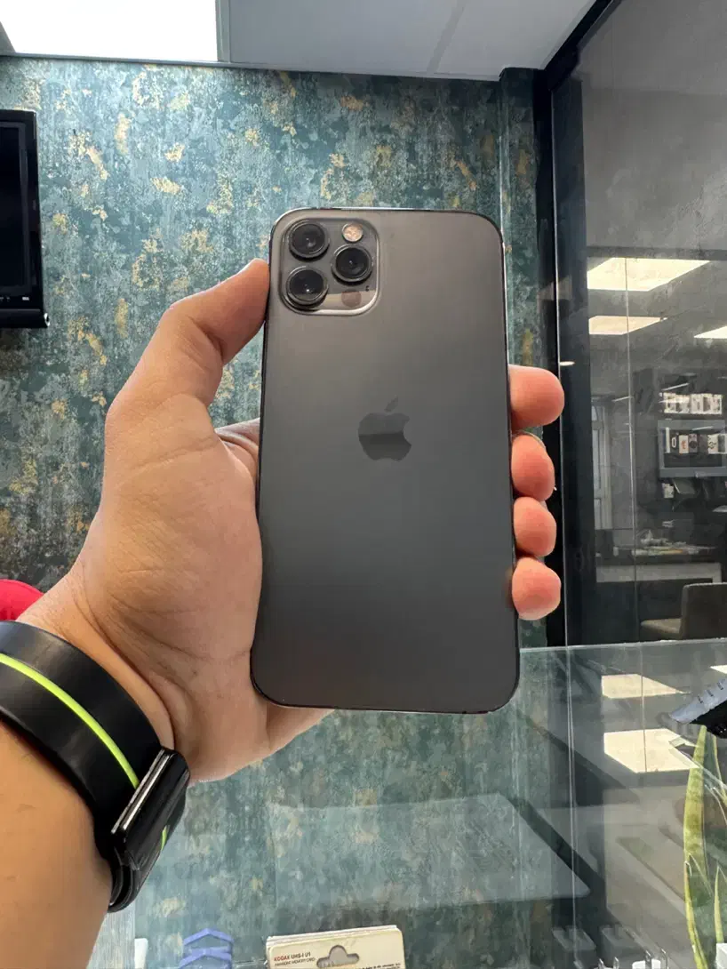 اپل iPhone 12 Pro با حافظهٔ ۲۵۶ گیگابایت|موبایل|کرج, مهرویلا جنوبی|دیوار