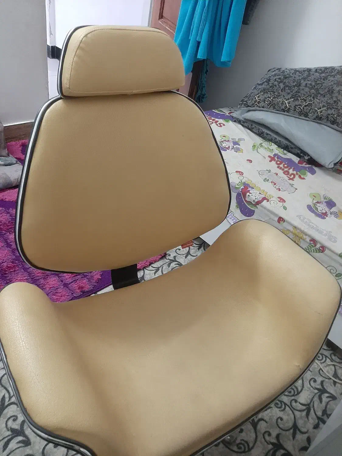 صندلی|صندلی و نیمکت|نجف‌آباد, صالح آباد|دیوار