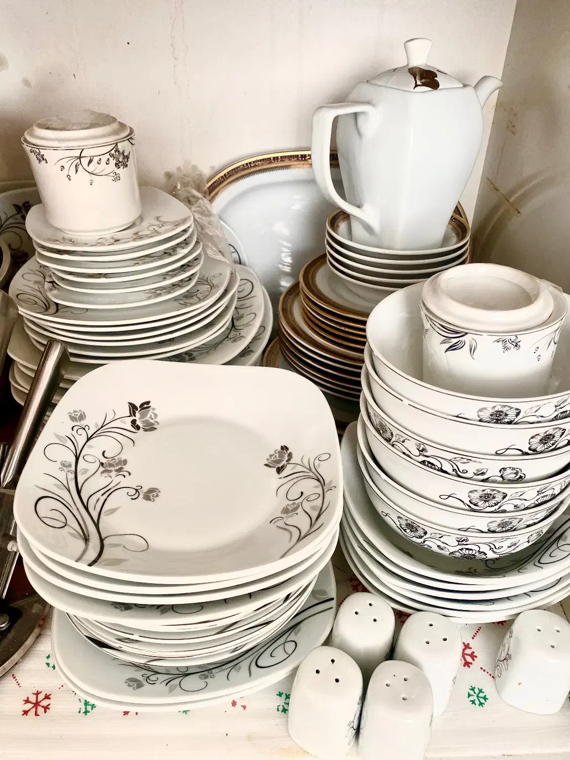 چینی|ظروف سرو و پذیرایی|نیشابور, گنبد سبز|دیوار