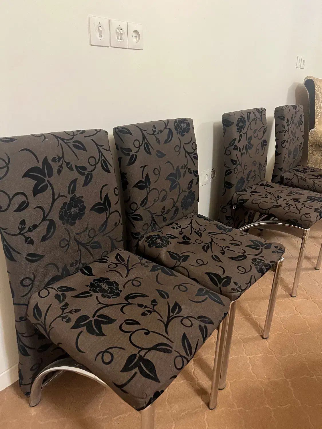 صندلی|صندلی و نیمکت|ورامین, ورامین|دیوار