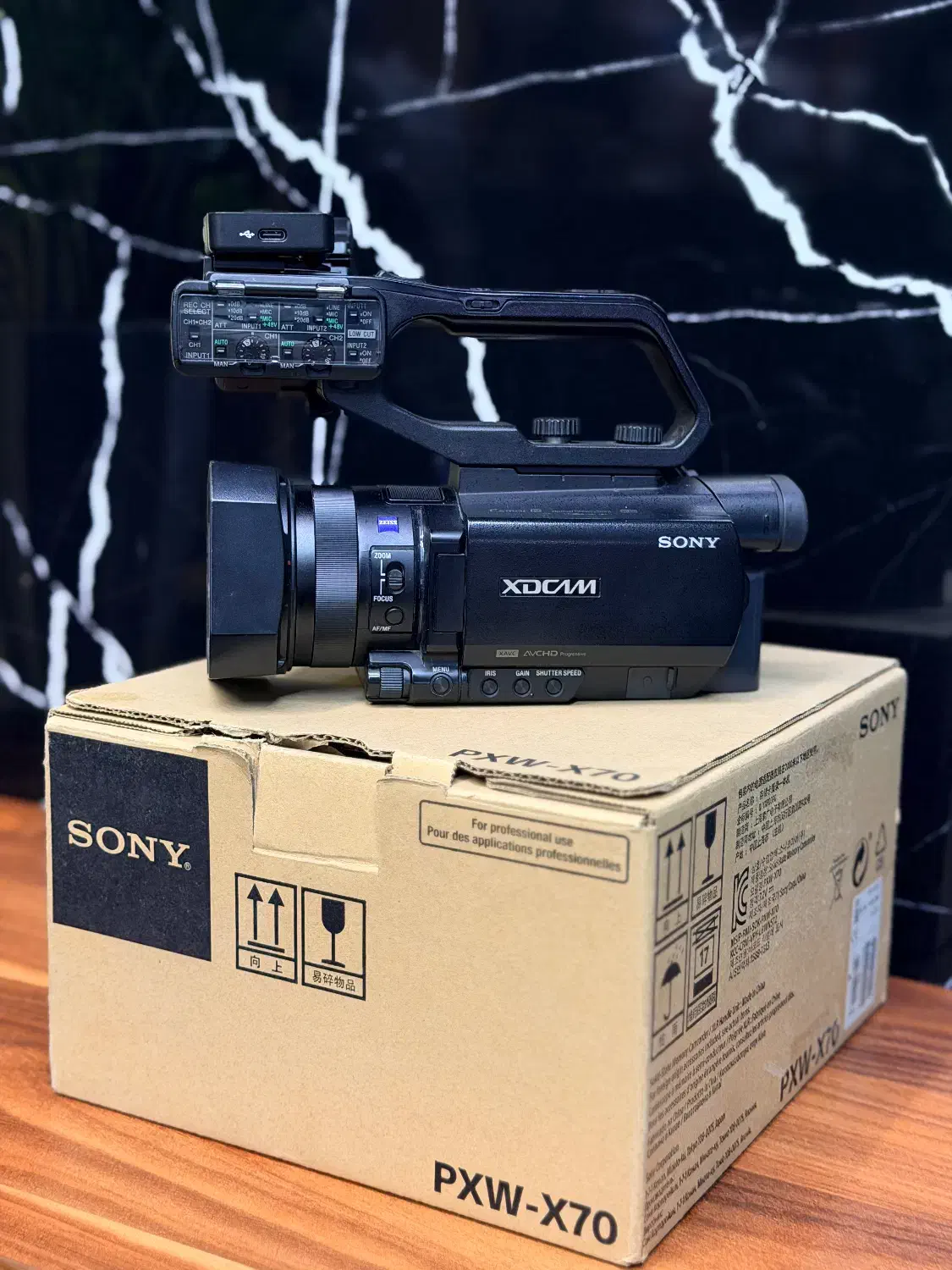 دوربین فیلمبرداری حرفه ای سونی PXW X70|دوربین عکاسی و فیلم‌برداری|تهران, میدان ولیعصر|دیوار