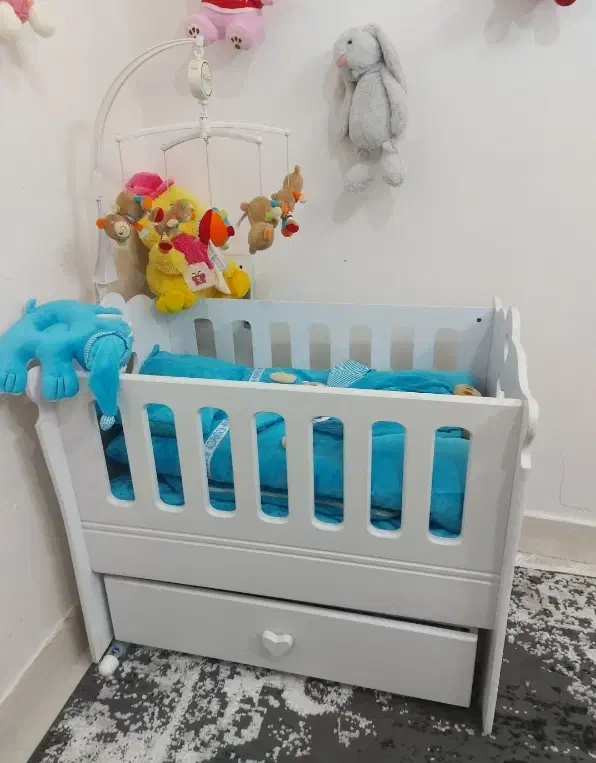 تخت بچه|تخت و صندلی بچه|خرمآباد, |دیوار