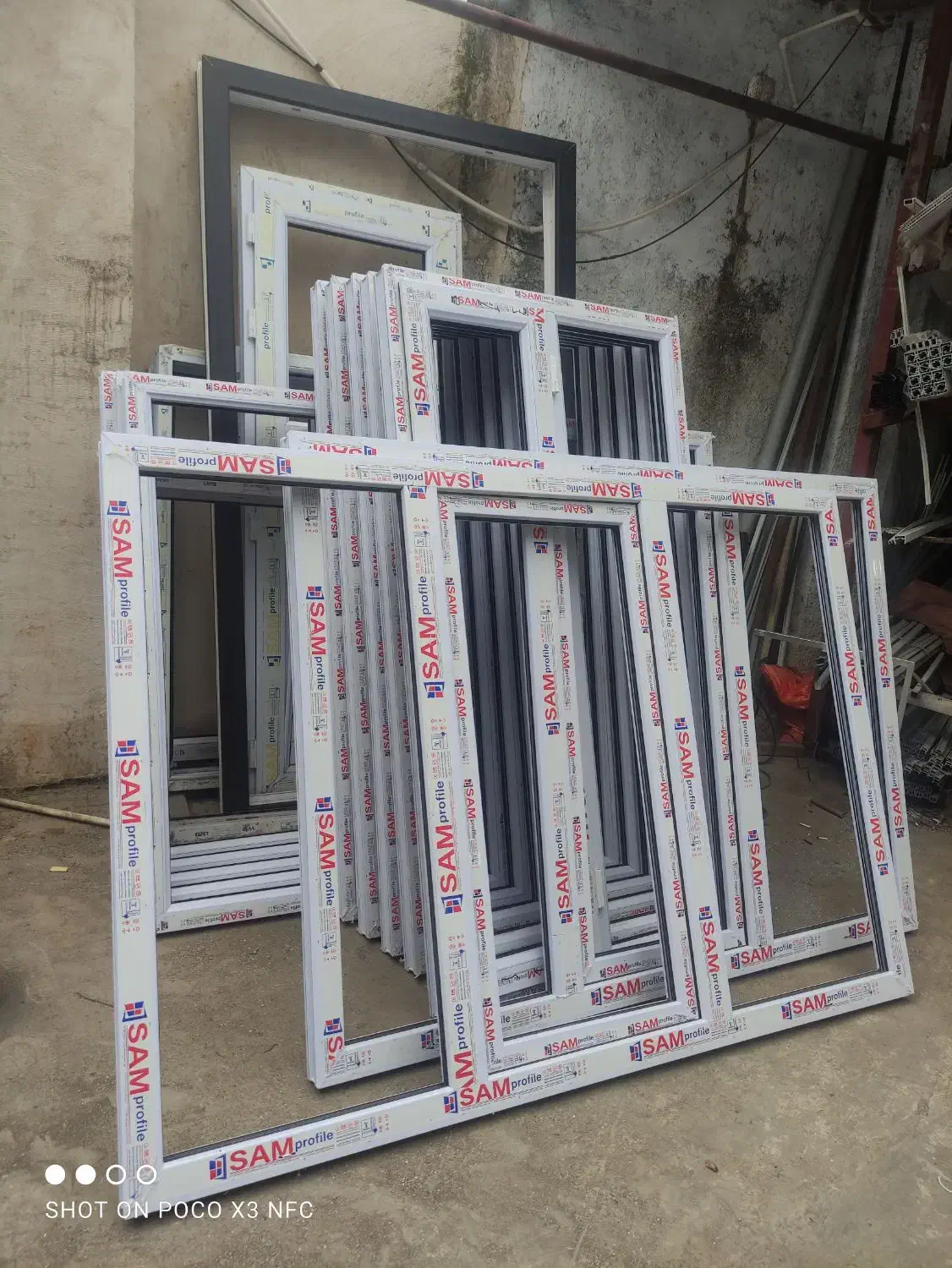 نیروی کار در تولیدی درب و پنجره|استخدام معماری، عمران و ساختمانی|تولم شهر, |دیوار