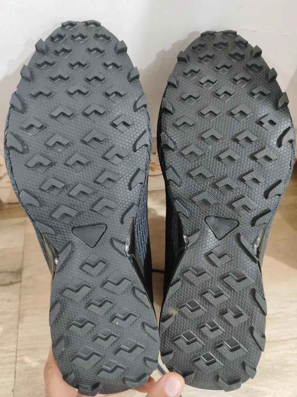 کتونی اورجینال|کیف، کفش، کمربند|صومعه‌سرا, |دیوار