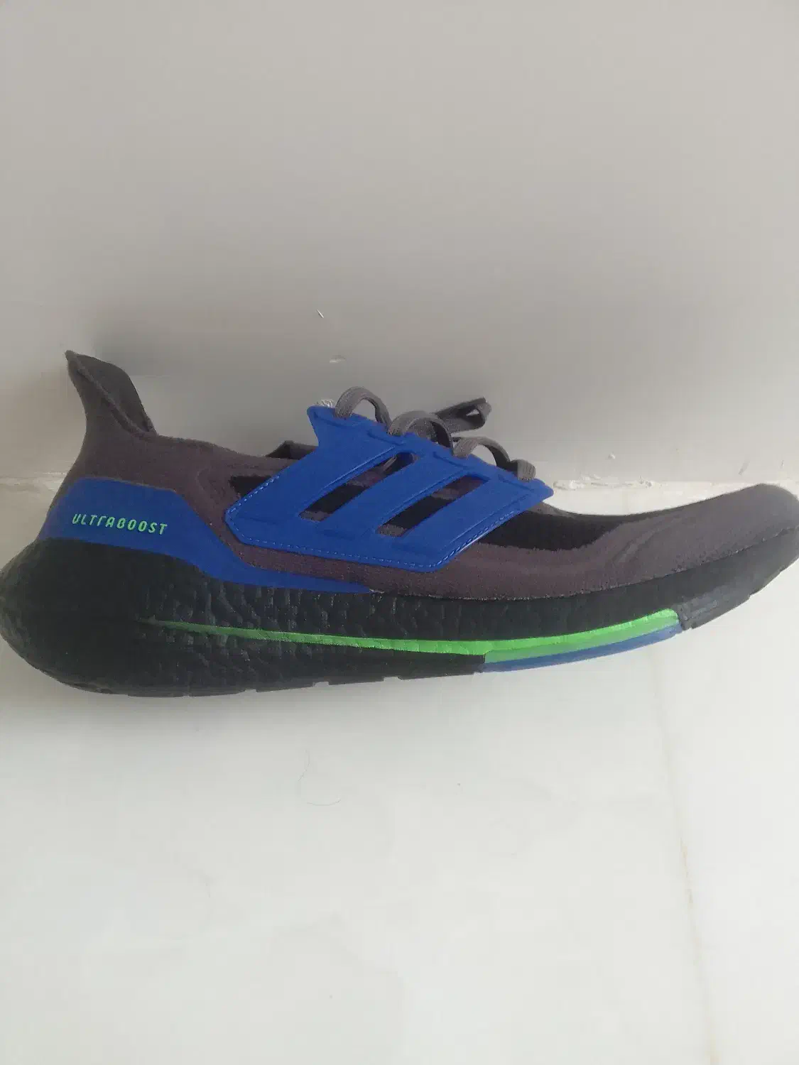 کفش آدیداس ultraboost(د8 میلیون زیر قیمت بازار)|کیف، کفش، کمربند|شیراز, صنایع الکترونیک|دیوار
