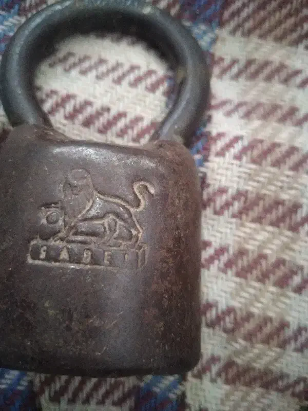 قفل قدیمی|کلکسیون اشیاء عتیقه|خمینی‌شهر, |دیوار