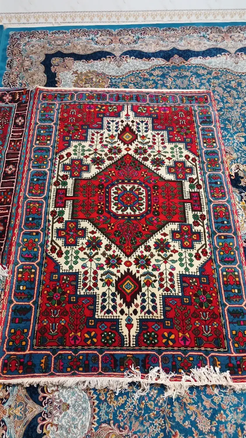 دوعدد فرش دستبافت|فرش|بروجرد, |دیوار