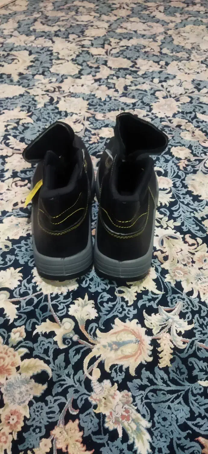 کفش ایمنی|کیف، کفش، کمربند|اراک, |دیوار