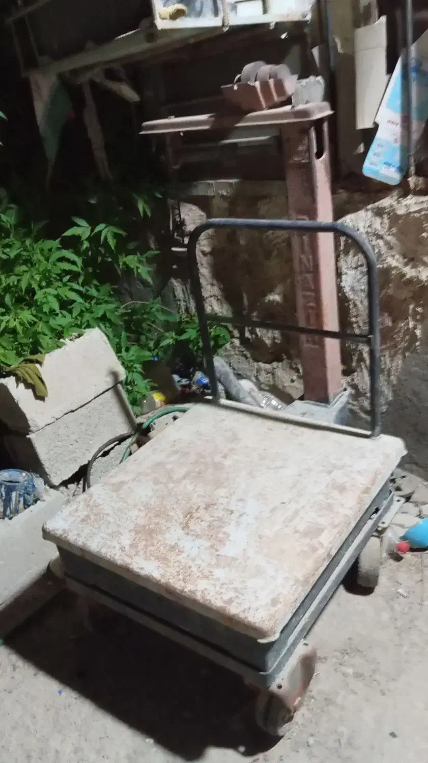 ترازو بزرگ|ابزارآلات|بندر دیر, |دیوار