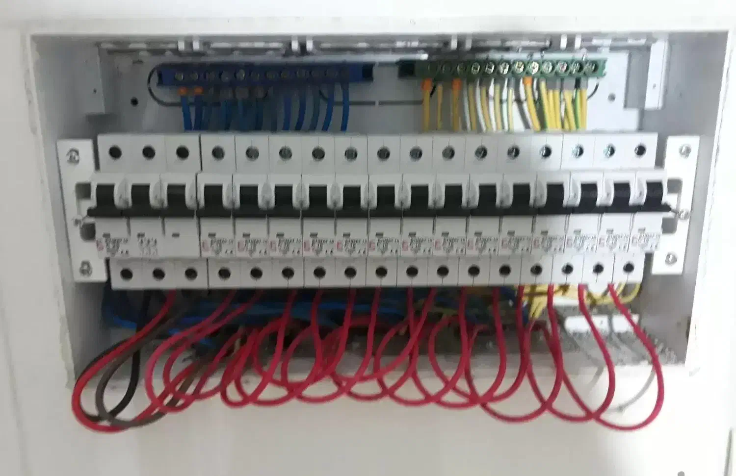 برقکار ساختمان|خدمات پیشه و مهارت|شوش, |دیوار