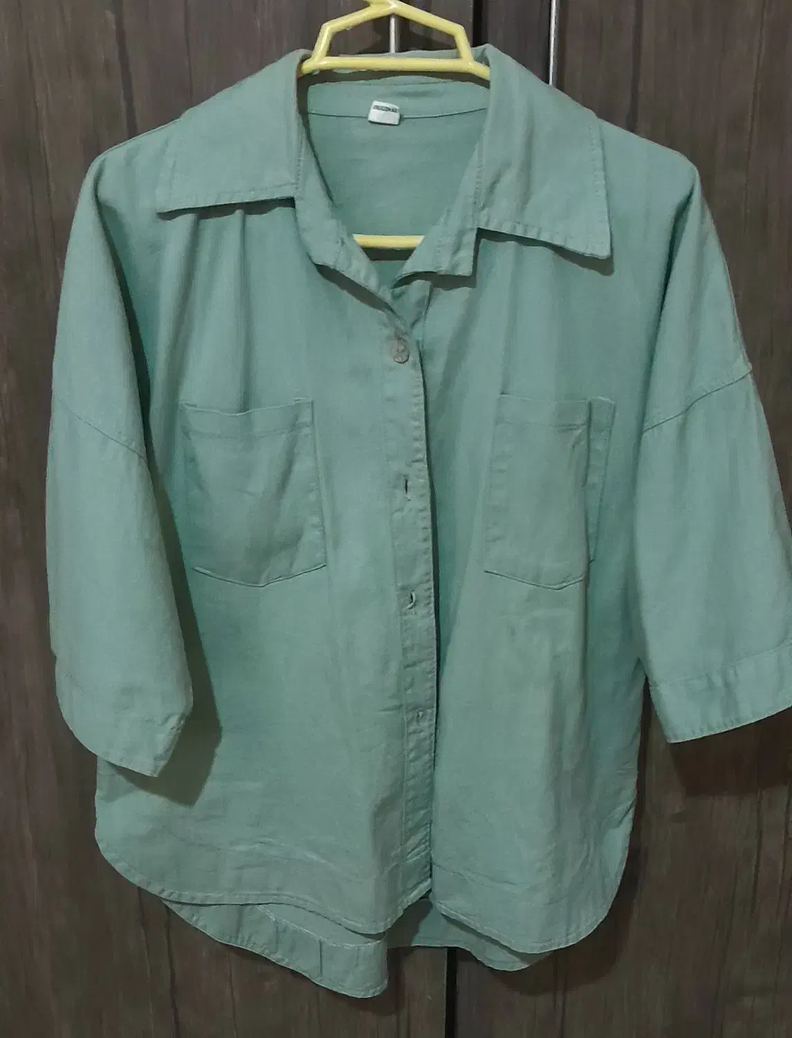 پالتو ولباس گرم|لباس|شیراز, بعثت|دیوار