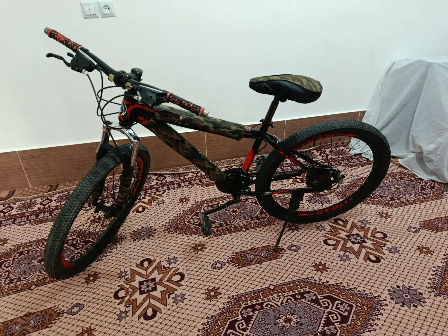 دوچرخه|دوچرخه، اسکیت، اسکوتر|سپیدان, |دیوار