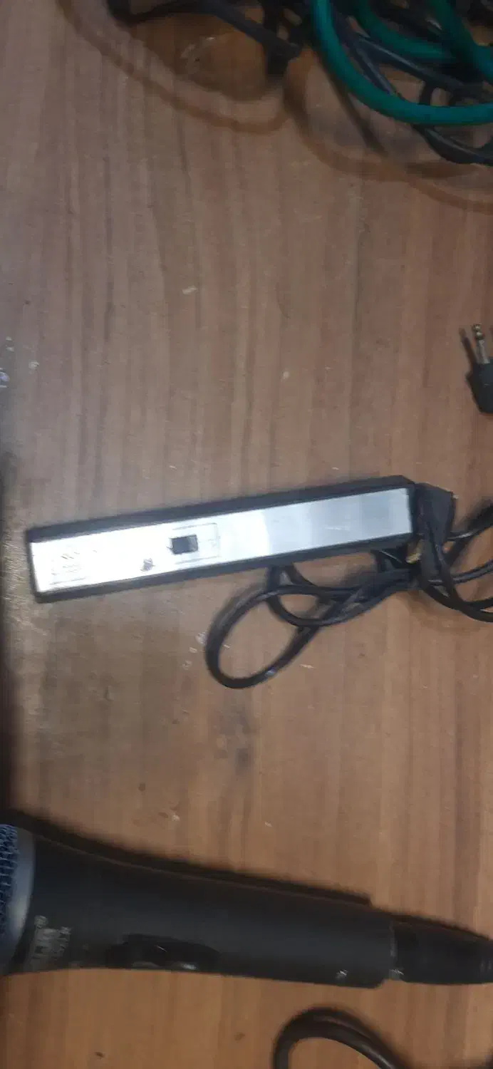 تعدادی میکروفن جدید وقدیمی|آلات موسیقی|گنبد کاووس, |دیوار