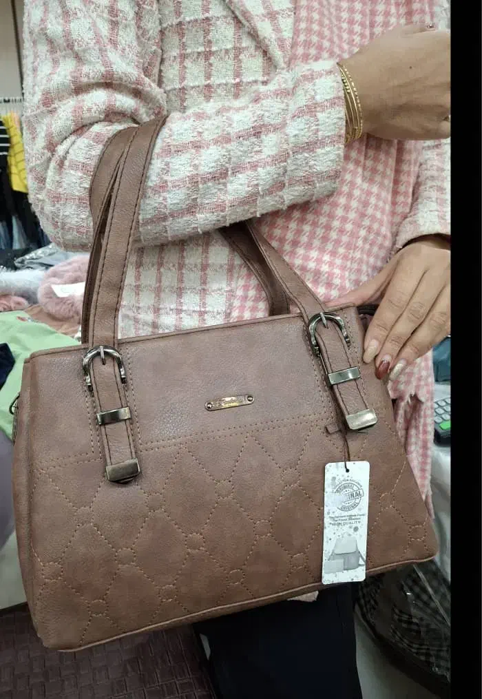 کیف سایز متوسط با قیمت استثنایی|کیف، کفش، کمربند|رفسنجان, |دیوار