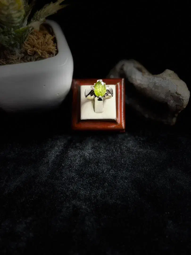 انگشتر نقره دست ساز با سنگ زبرجد|جواهرات|خوی, |دیوار