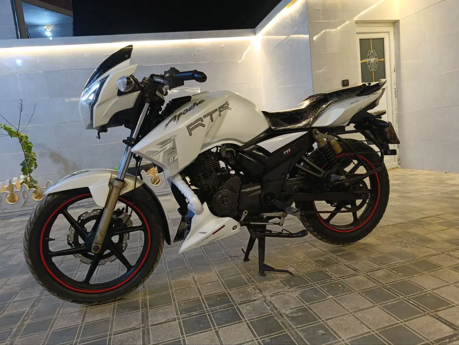 هندا و آپاچی مدل92و180سی سی درحد|موتورسیکلت|تربت‌حیدریه, چهارراه خواف|دیوار