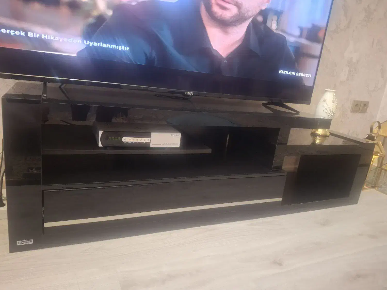 میز تلویزیون شیک|میز تلویزیون|ارومیه, |دیوار