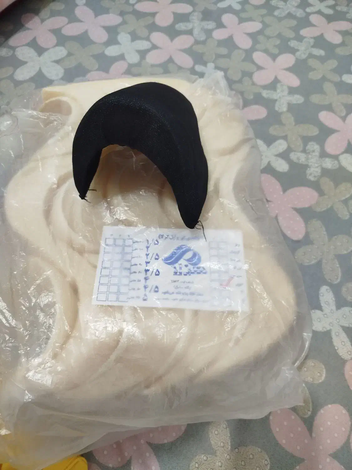 تعدادزیادی اپل لباس|لباس|کاشان, استرک|دیوار