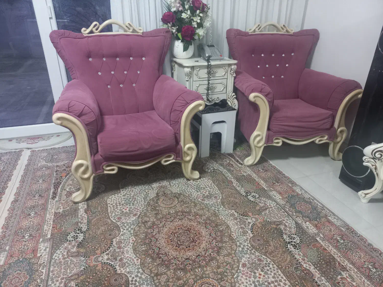 مبل|مبلمان خانگی و میز عسلی|شوط, |دیوار